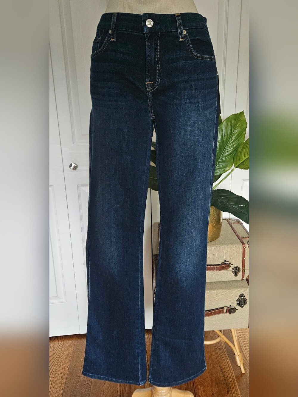7 For All Mankind Kimmie Bootcut Flare Dark Wash Jeans NWT Size 30